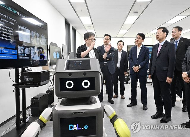 구윤철 부총리, 현대자동차 로보틱스 랩 현장방문