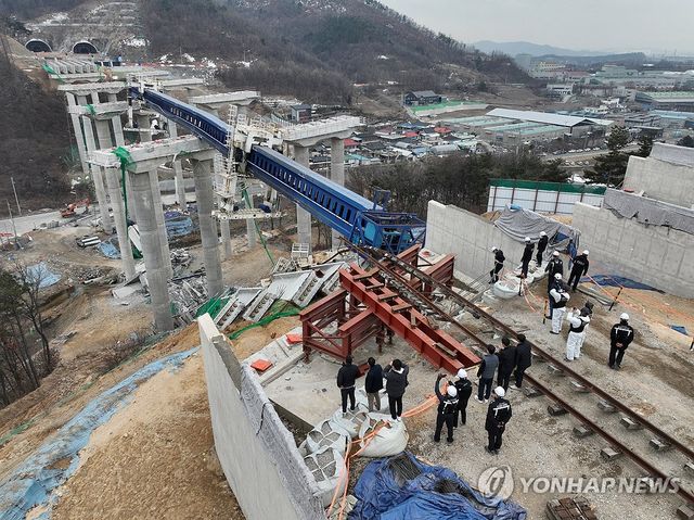 고속도로 건설현장 교량 구조물 붕괴 원인을 찾아라