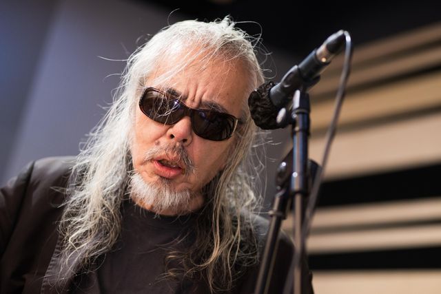 밴드 들국화 40주년 콘서트를 앞두고 연습 중인 전인권