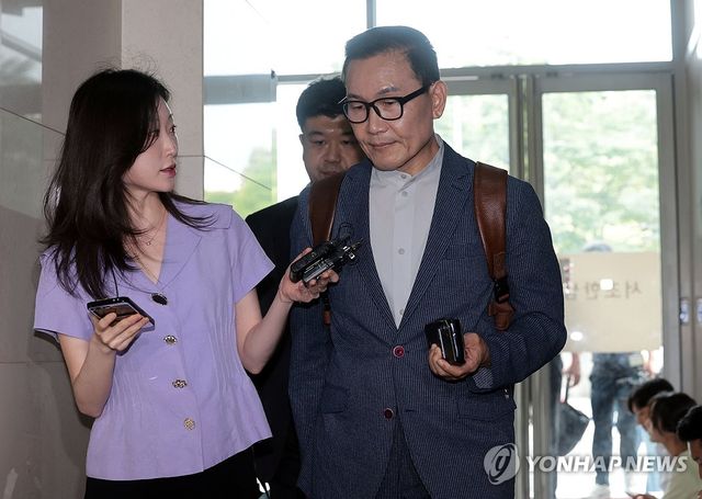 '멋쟁해병' 송호종 전 경호부장 특검 출석