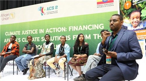 ACS2에서 월드비전의 '농민주도 산림·토지 복원 사업'이 소개되고 있다.