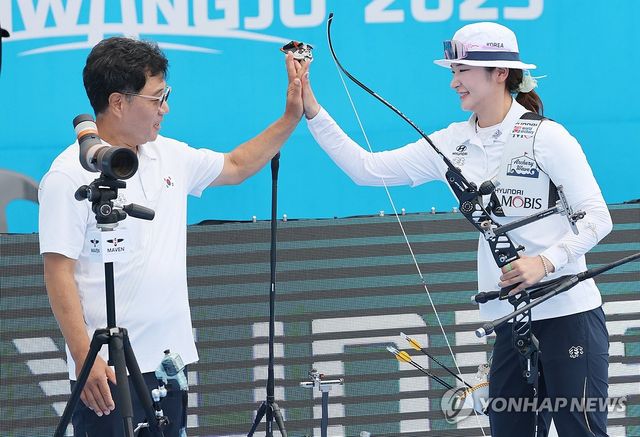 강채영의 16강전 경기 장면