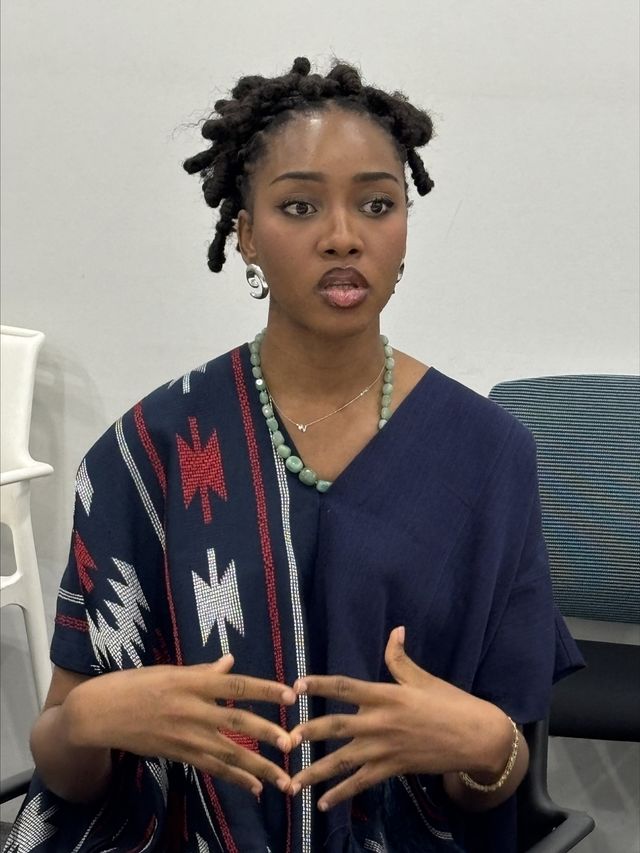 연합뉴스와 인터뷰하는 나이지리아 브랜드 '헤르툰바' 디자이너 플로렌티나 아구