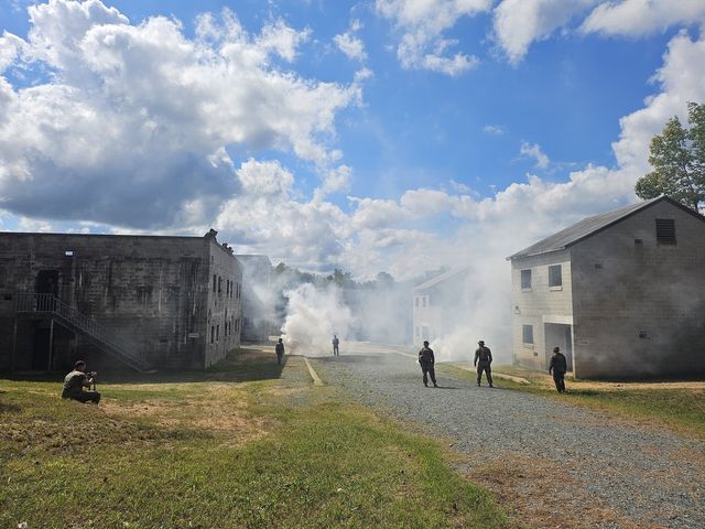 시가전 훈련하는 美해병 장교들