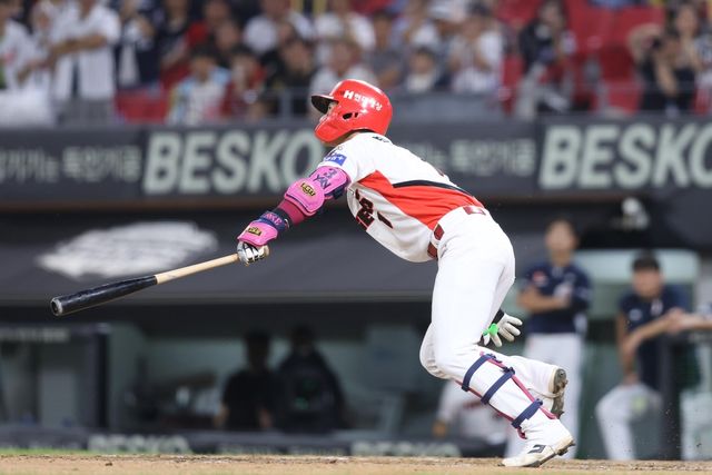 9회말 끝내기 안타 터뜨리는 KIA의 김선빈