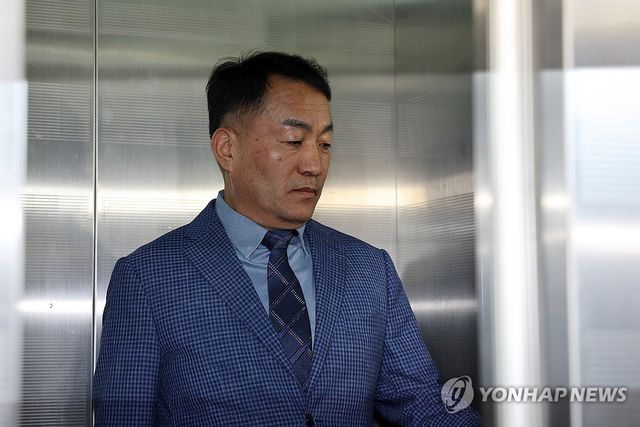 특검 출석하는 김계환 전 해병대사령관