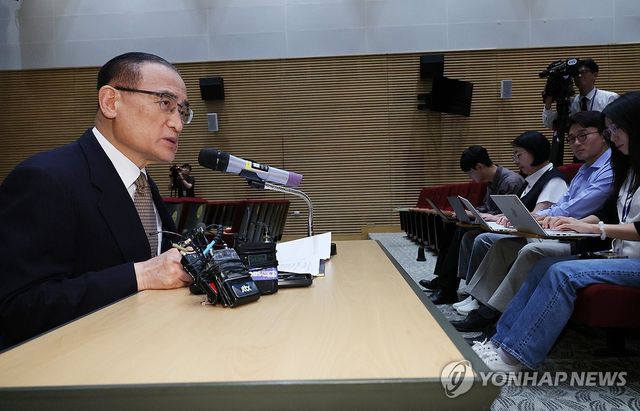 기자간담회 하는 국가안보실장