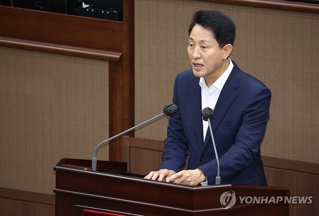 서울시 신임 간부 소개하는 오세훈 서울시장