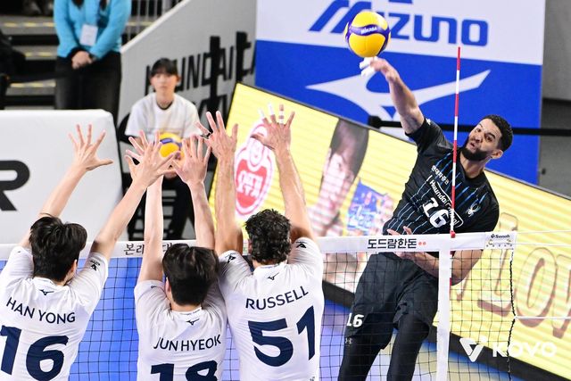 현대캐피탈과 대한항공 간 챔피언결정전 경기 장면