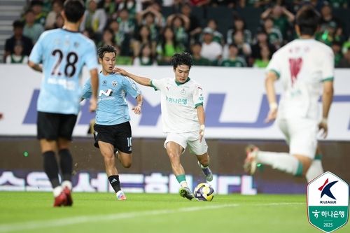 전북과 대전의 경기 모습.