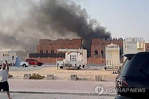 지난 9일(현지시간) 이스라엘의 공습을 받은 카타르 도하의 건물.