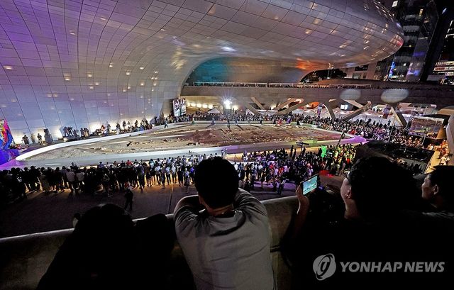 DDP 가득 메운 아프리카 패션쇼