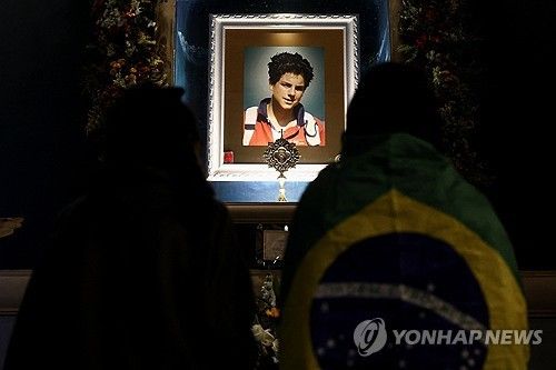 가톨릭 첫 밀레니얼 성인인 카를로스 아쿠티스