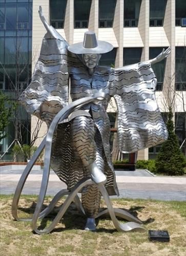 조형물 '흥겨운 우리 가락'