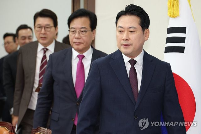 최고위 참석하는 장동혁 대표와 송언석 원내대표