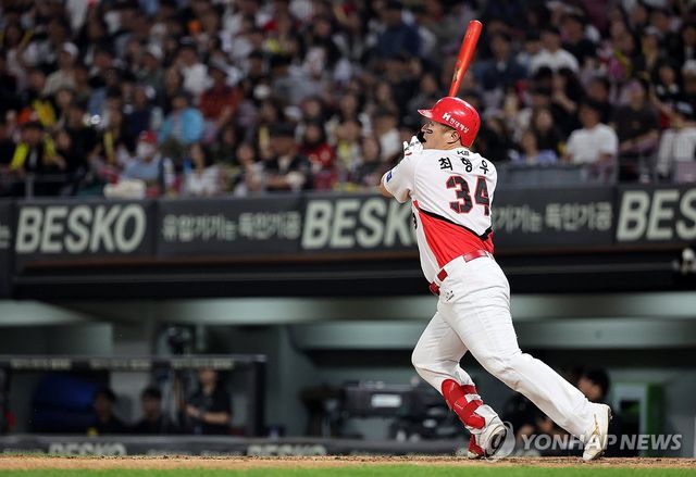 최형우의 부드러운 스윙