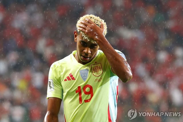 스페인 축구 대표팀의 공격수 라민 야말