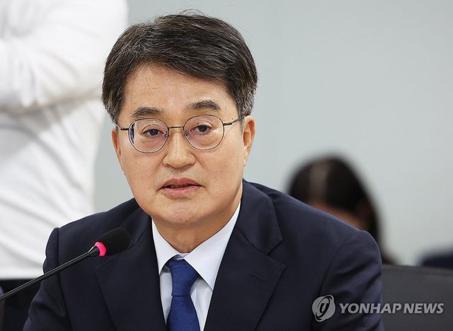 발언하는 김동연 경기도지사