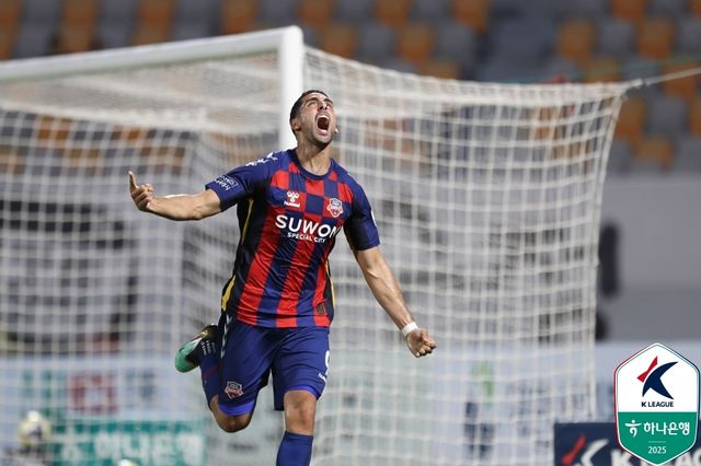시즌 13호골 터트린 수원FC 싸박