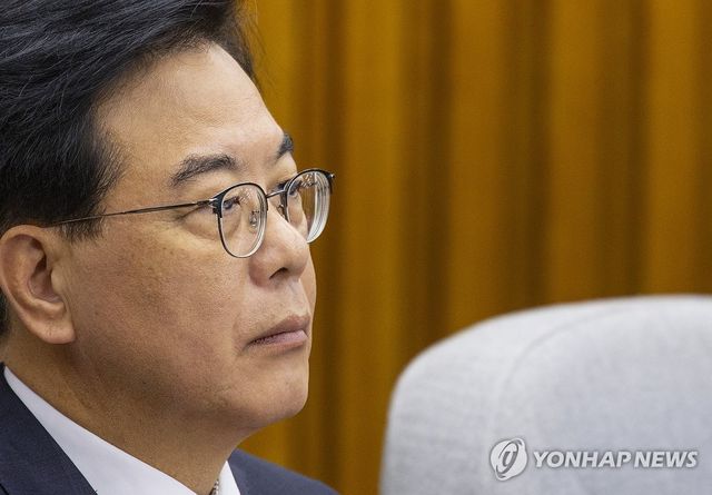 생각에 잠긴 송언석