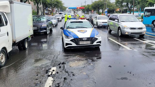 제주시 오라이동 도로에서 발생한 땅꺼짐 사고