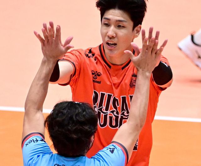 남자 프로배구 OK저축은행의 공격수 신장호 