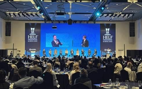 14일 서울드래곤시티에서 개최된 'H.E.L.F. in Seoul'에서 강연자들이 종합 토론을 진행하고 있다. [휴젤 제공]