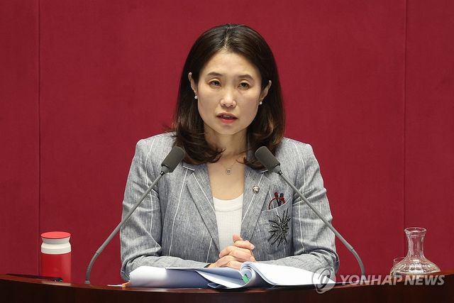 노란봉투법 반대토론 하는 김소희 의원