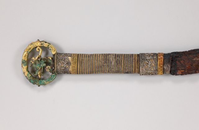 무령왕릉 출토 용·봉황 장식 고리자루 큰 칼