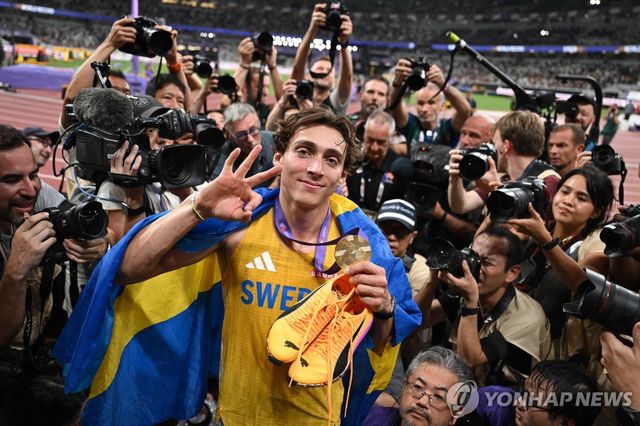 듀플랜티스, 세계육상선수권 3연패