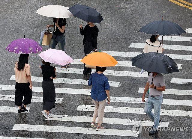 가을비 내리는 거리