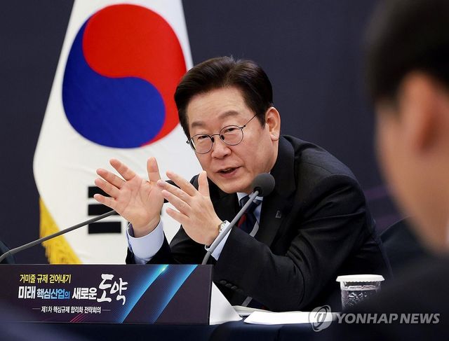 토론하는 이재명 대통령