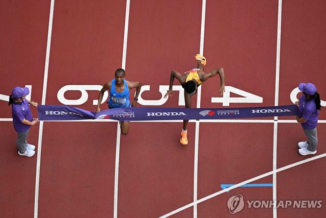 심부, 도쿄 세계선수권 남자 마라톤서 0.03초 차로 우승