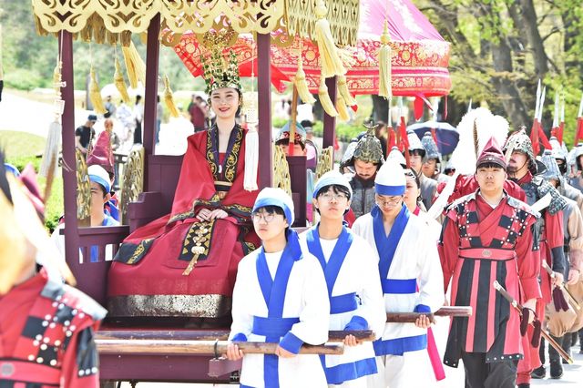 선덕여왕 행차 재현행사