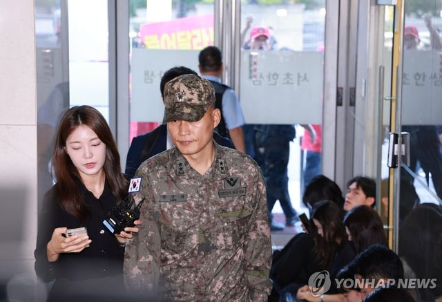 특검 출석하는 박진희 전 군사보좌관