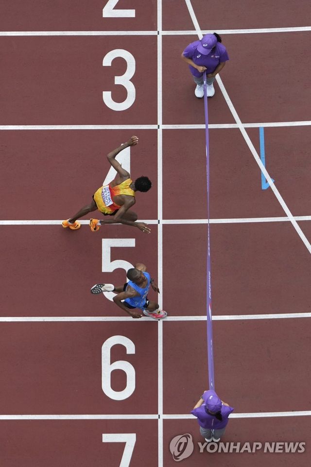 0.03초 차로 갈린 승부