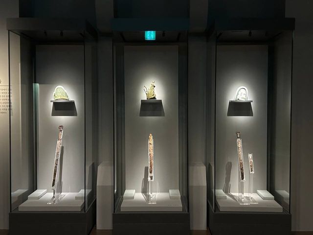 백제의 금동 관모 