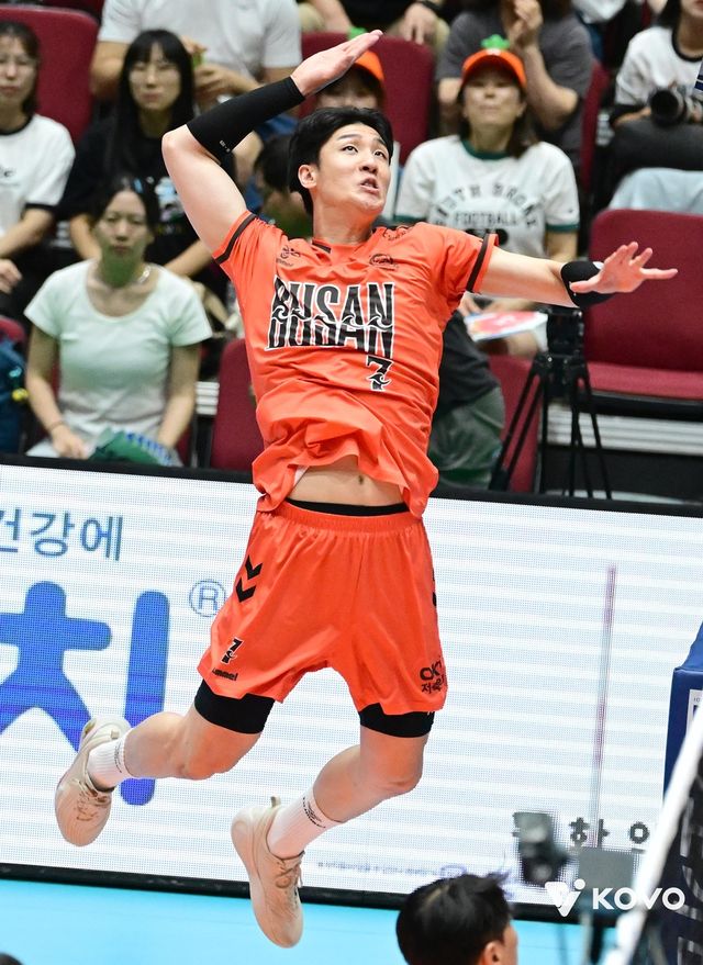 스파이크하는 OK저축은행의 신장호