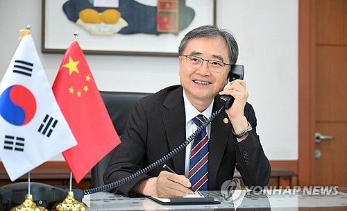 조현 장관, 한중 외교장관 첫 통화
