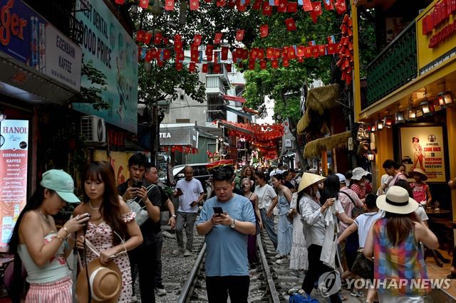 베트남 하노이의 외국인 관광객들