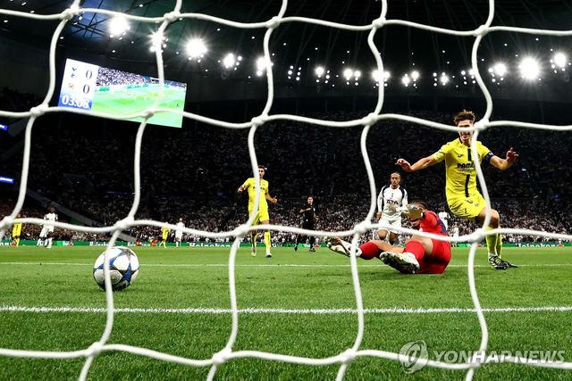 비야레알의 자책골 장면.