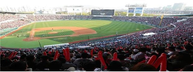 잠실야구장 홈경기 장면