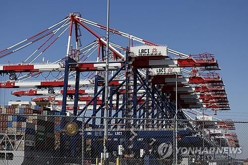 로스앤젤레스 항구의 크레인