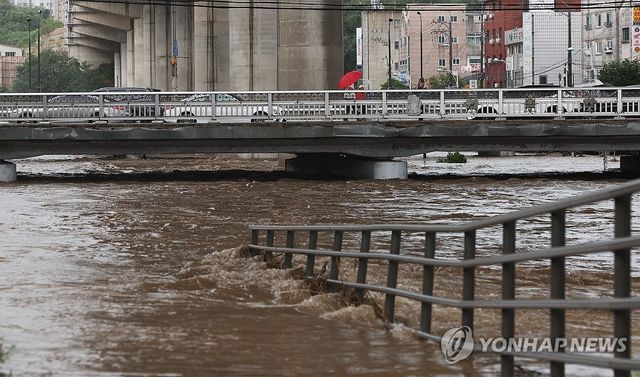순식간에 불어난 물