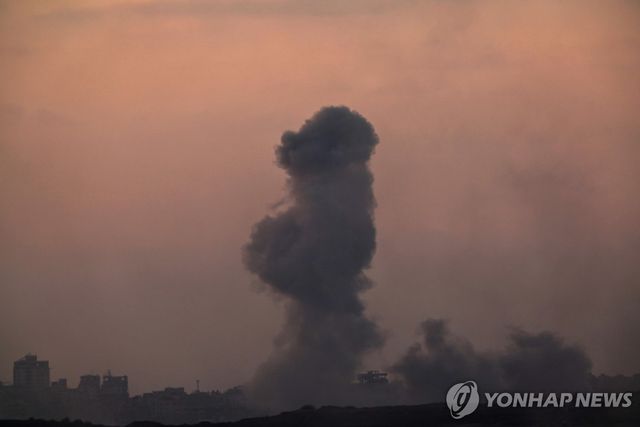 16일(현지시간) 가자시티 공습