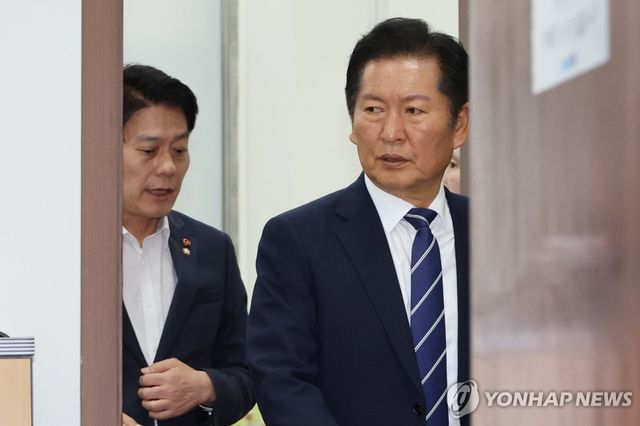 언론4단체 간담회 참석하는 정청래 대표