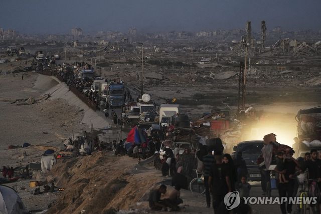 가자시티 떠나는 피란행렬