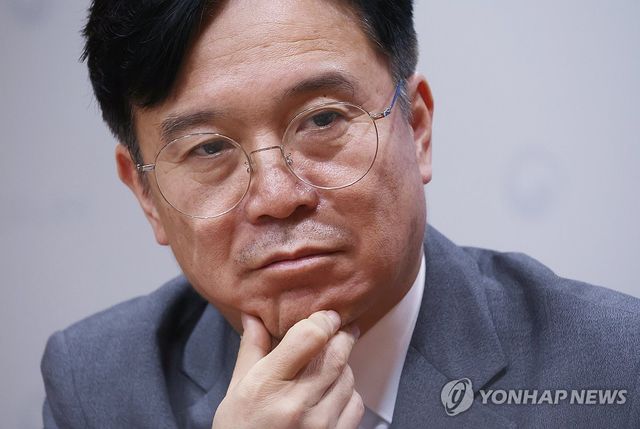 김영훈 고용노동부 장관 인터뷰