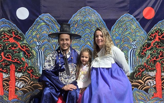 볼리비아 문화 행사장에 마련된 '일월오봉도 포토존'