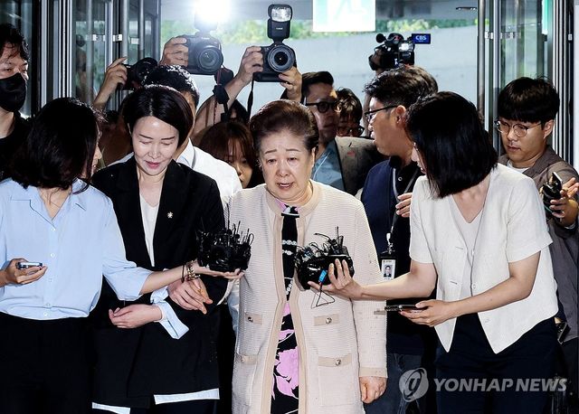 '통일교 현안 청탁' 한학자 총재, 김건희 특검 출석